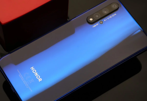 使用HONOR的全新3D全息智能手機為您的生活帶來(lái)一些色彩