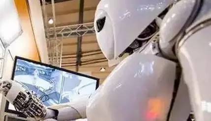 機器人魷魚(yú)和機器人扇貝展示生物啟發(fā)的水下推進(jìn)