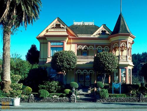 布魯斯威利斯龐大的紐約莊園現在便宜得多