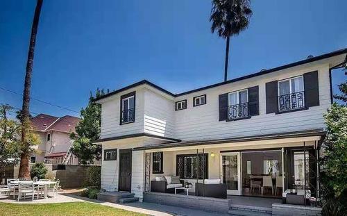 演員亞當·戈德伯格以近250萬(wàn)美元的價(jià)格購買(mǎi)洛杉磯