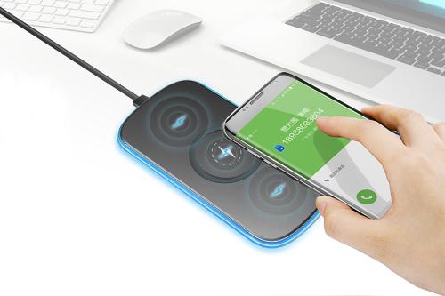 Mophie今天宣布推出兩款新的多設備無(wú)線(xiàn)充電墊和兩款車(chē)載充電器