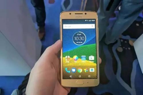 憑借5G Moto Mod2017款Moto Z2 Force現已擁有5G功能