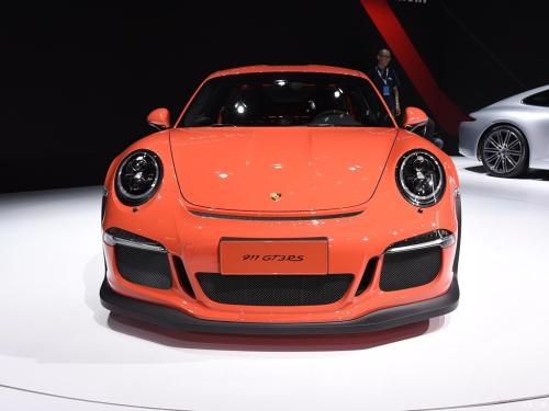 保時(shí)捷為未來(lái)車(chē)輛提供獨特的Active后擴散器專(zhuān)利 Christian A.的 文章，2017年4月29日