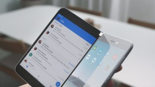 微軟對運行Android的新型可折疊Surface Duo手機感到驚訝