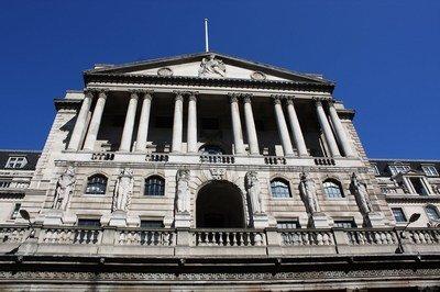 在發(fā)生金融危機時(shí)英國財政部賦予了英格蘭銀行新的權力