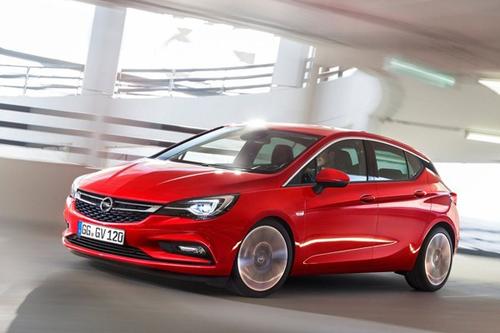 全新Holden Opel Vauxhall Astra的運動(dòng)型掀背車(chē)已經(jīng)被窺探