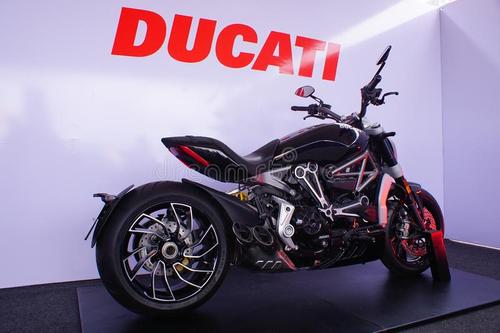 大眾XL Sport在巴黎亮相搭載1200cc杜卡迪發(fā)動(dòng)機