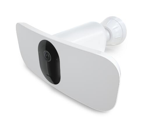 Arlo推出了市場(chǎng)上第一臺無(wú)線(xiàn)泛光燈攝像機