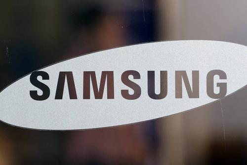 三星的翻蓋式翻蓋手機是RAZR價(jià)格的一半 但不會(huì )成為高端的Fold 2