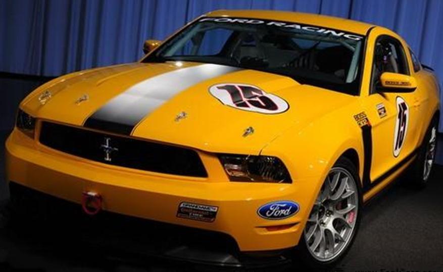 保羅·沃克的2013年Boss 302S福特野馬賽車(chē)售價(jià)為8.7萬(wàn)美元