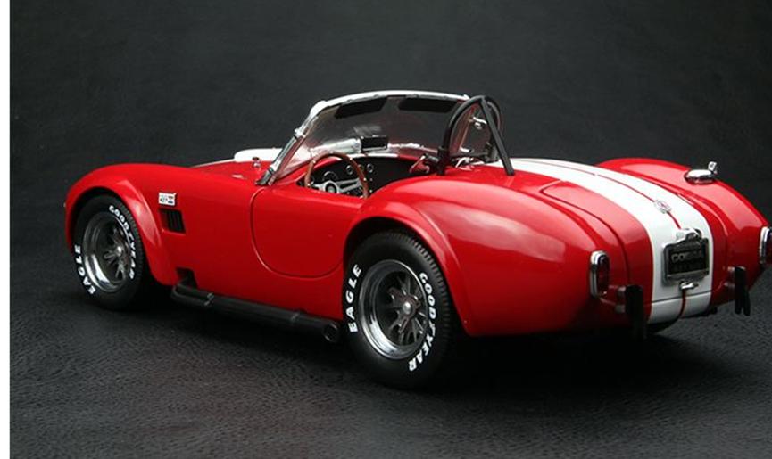 1965年謝爾比眼鏡蛇4000跑車(chē)售價(jià)126,500美元