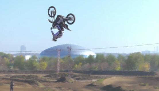 Milandr SM-250是俄羅斯的越野摩托車(chē)潛水艇