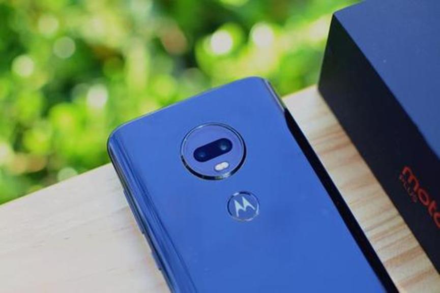 出色的Moto G7智能手機僅售239美元