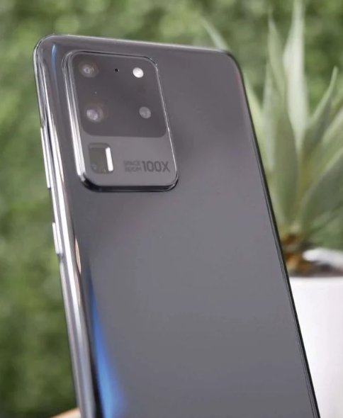 Galaxy S20 Ultra帶有LED外殼在發(fā)布前被發(fā)現