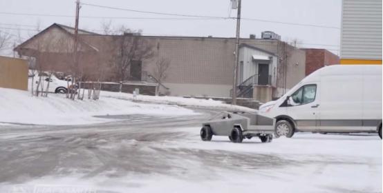 收縮的特斯拉Cybertruck現在有了剎車(chē)和方向盤(pán)