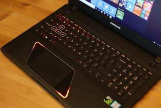 評測機械師F117怎么樣以及三星玄龍騎士游戲本值得入手嗎