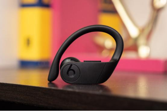 蘋(píng)果的下一個(gè)無(wú)線(xiàn)耳塞看起來(lái)很像Beats Powerbeats Pro