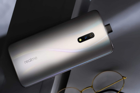 Realme可能會(huì )推出具有5000mAh電池和三攝像頭的智能手機