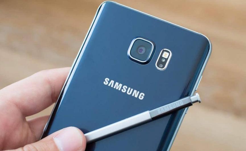 三星推出新的Galaxy Z可折疊手機S20系列以挑戰蘋(píng)果