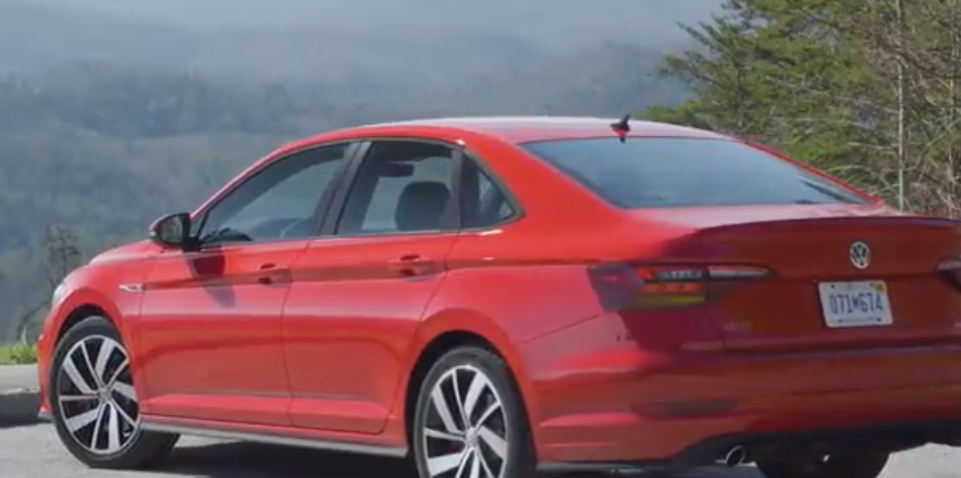 2021年大眾GTI MkVIII在新預告片中看起來(lái)很清晰