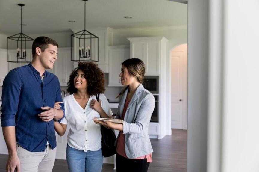 成為房地產(chǎn)經(jīng)紀人之前要考慮的利弊