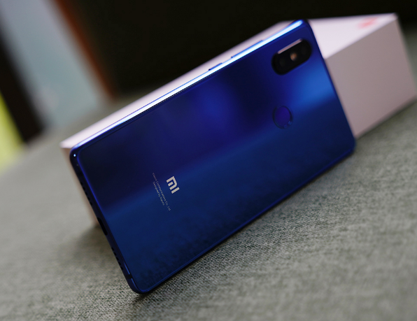 評測小米8 SE怎么樣 相機難以捕捉卻是真的好看