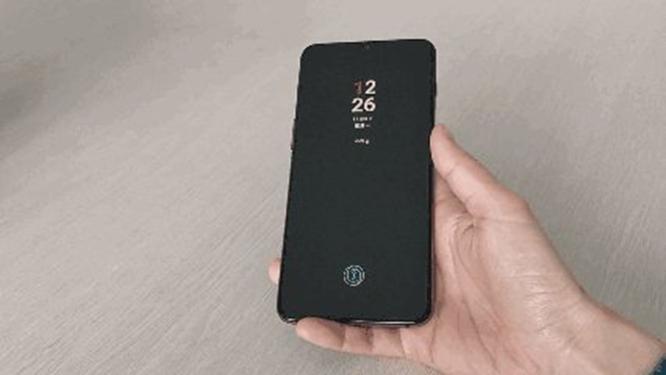 OnePlus在最新的OxygenOS OpenBeta版本中悄悄添加了即時(shí)翻譯功能