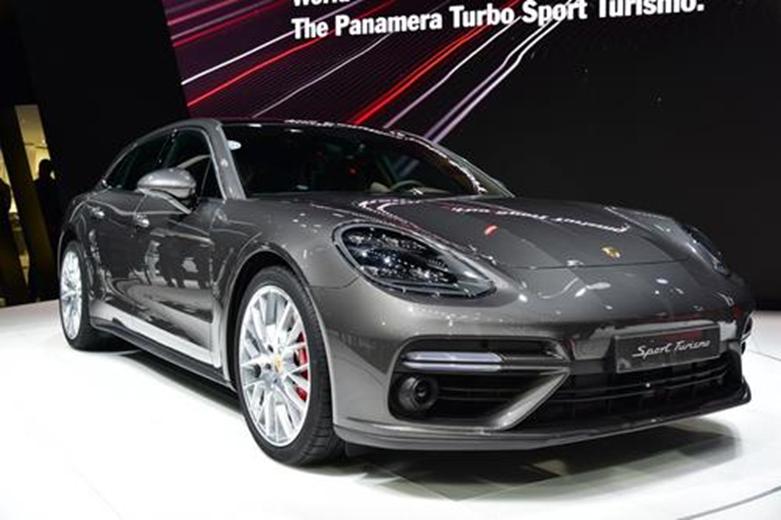 保時(shí)捷911 Sport Turismo看起來(lái)很棒后部非常大