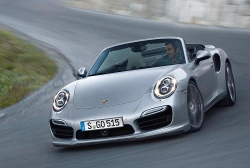 保時(shí)捷911 Turbo Napburgring展現出巨大的主動(dòng)翼