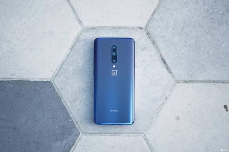 OnePlus 8 Pro的外殼和零售包裝盒泄漏幾天才能啟動(dòng)