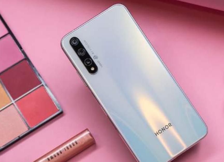 華為Nova 7泄漏揭示彎曲的雙打孔屏和四倍相機的50倍變焦