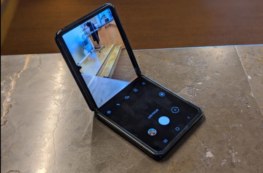 四月更新改進(jìn)了Galaxy Z翻轉相機的Flex模式