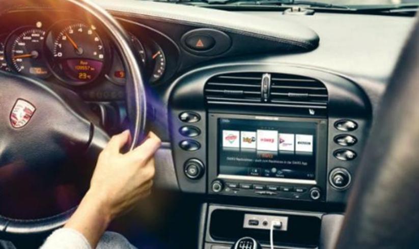 保時(shí)捷發(fā)布經(jīng)典車(chē)型的新CarPlay主機