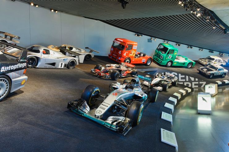 參觀(guān)難以置信的梅賽德斯·奔馳博物館