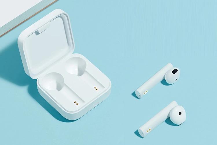 帶雙麥克風(fēng)的Mi AirDots 2 SE，具有20小時(shí)的電池壽命