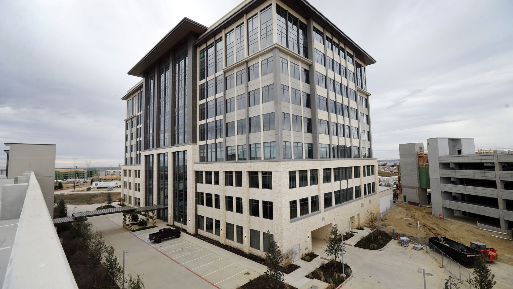 醫療服務(wù)公司前往新的城堡山辦公樓