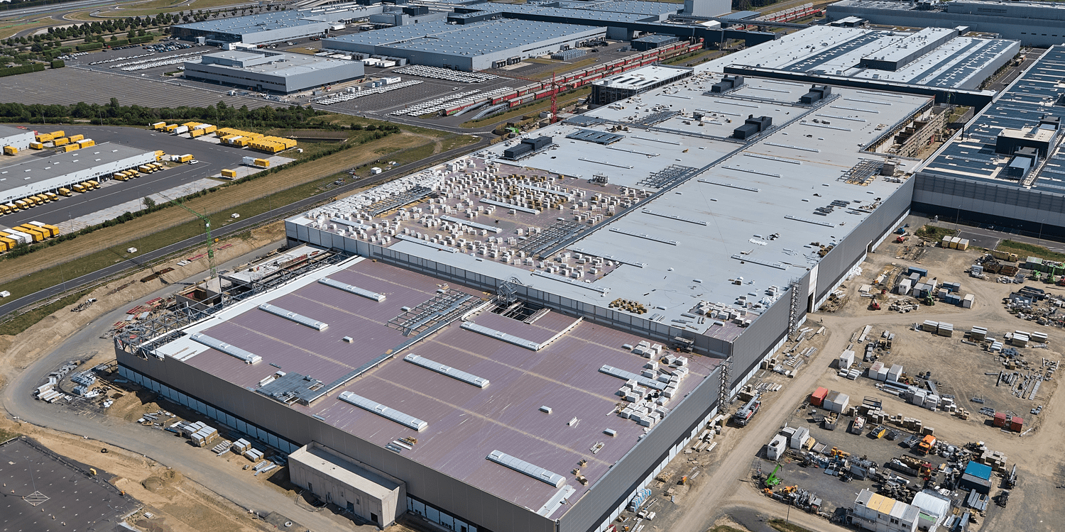 保時(shí)捷在萊比錫為E-Macan建立車(chē)身修理廠(chǎng)