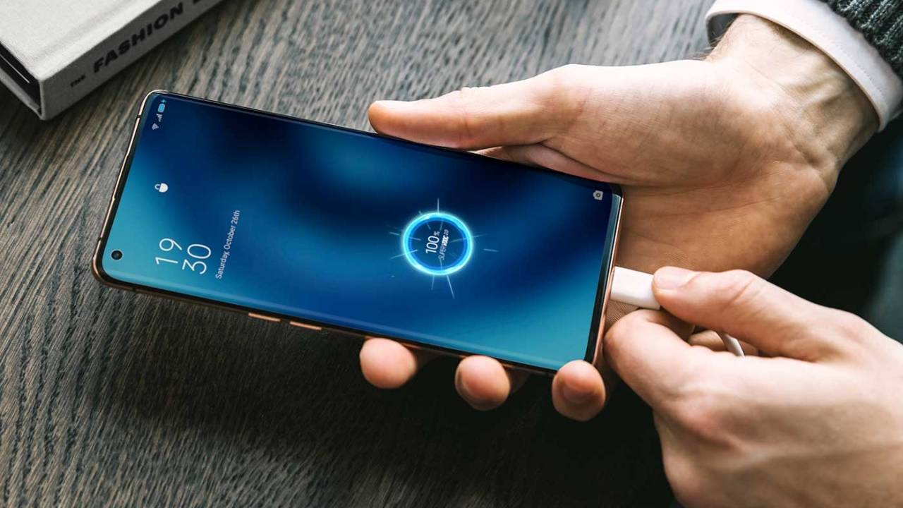 OPPO下周取笑125W超級閃光燈充電