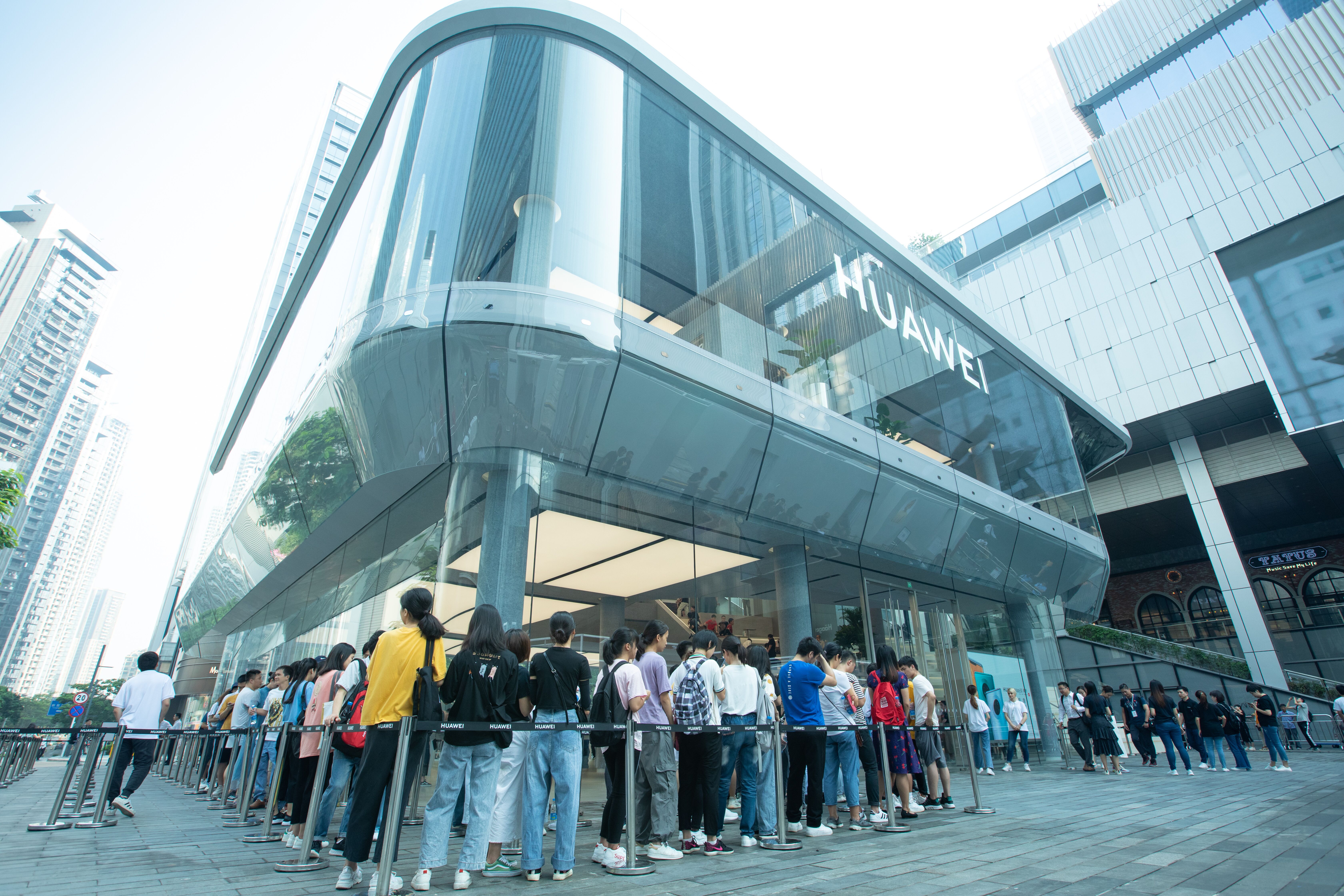 華為宣布計劃在英國開(kāi)設三家新的體驗店