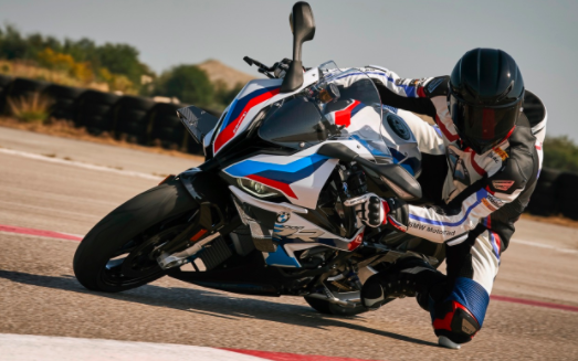 寶馬M 1000 RR是M部門(mén)的第一款摩托車(chē)