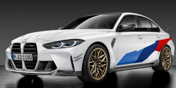 2021年，寶馬M3和M4受到M Performance零件的青睞，包括堆疊式排氣管