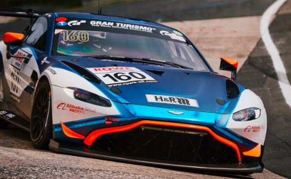 GT3和GT4之間的新阿斯頓·馬丁Vantage GT8R賽車(chē)