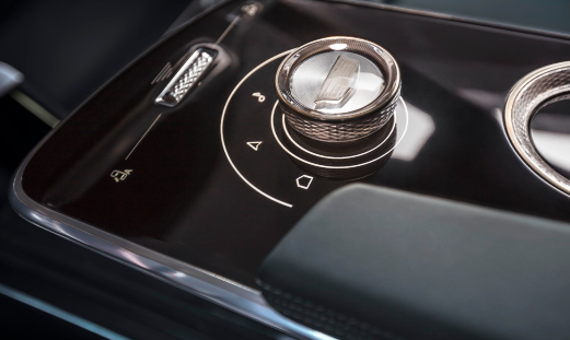 通用汽車(chē)憑借“行業(yè)領(lǐng)先”的Ultium Drive爭奪特斯拉的EV王冠