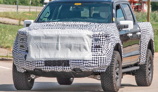 可能出現2022 C8雪佛蘭克爾維特Z06居中四重排氣