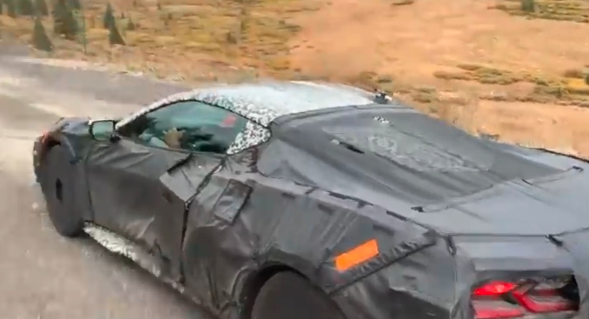 可能出現2022 C8雪佛蘭克爾維特Z06居中四重排氣