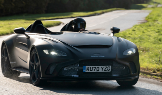 阿斯頓·馬丁V12 Speedster原型車(chē)上路