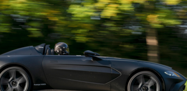 阿斯頓·馬丁V12 Speedster原型車(chē)上路