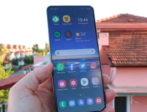 三星已經(jīng)開(kāi)始在其本國韓國為Galaxy S20系列測試公開(kāi)的One UI 3 beta