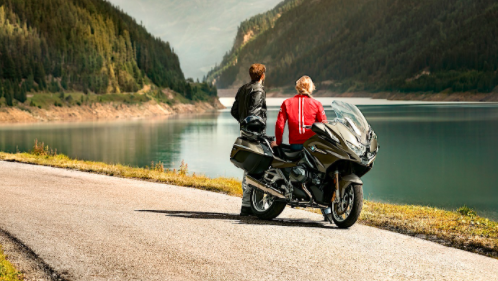 新款寶馬R 1250 RT配備儀表盤(pán)地圖顯示功能