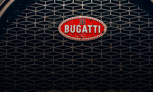 布加迪手工制作的Macaron徽章需要10個(gè)小時(shí)來(lái)制作